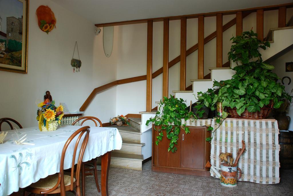 Bed And Breakfast Il Girasole Lamporecchio Exterior photo