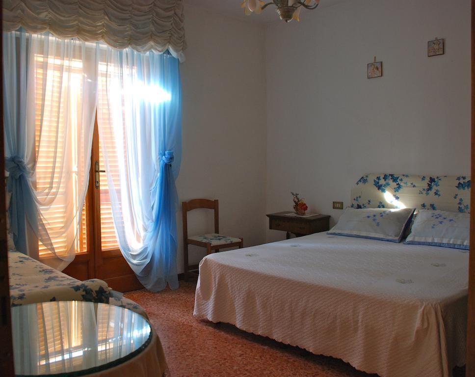 Bed And Breakfast Il Girasole Lamporecchio Room photo